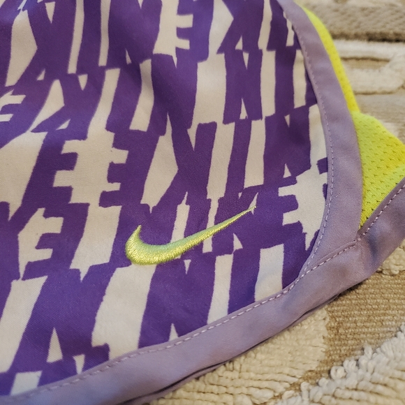 - Nike Dri-fit lined running shorts with neon mesh - Picture 2 of 7